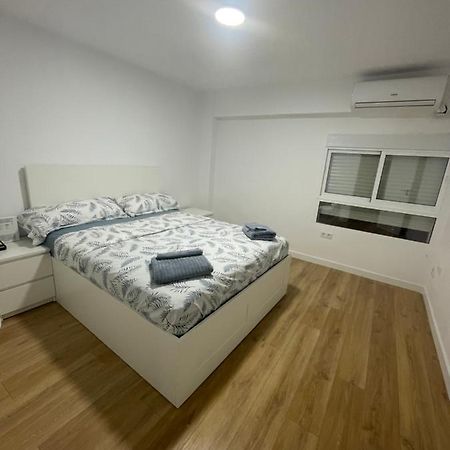 Familyhomestay Валенсия Екстериор снимка