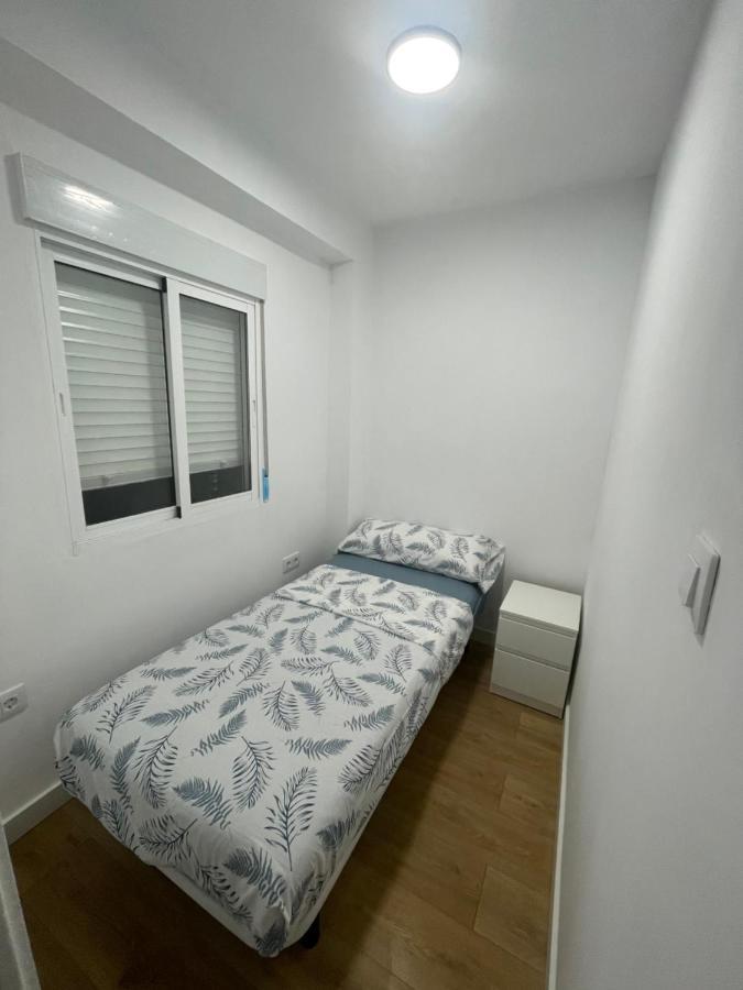 Familyhomestay Валенсия Екстериор снимка
