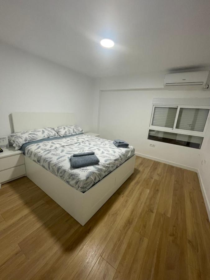 Familyhomestay Валенсия Екстериор снимка